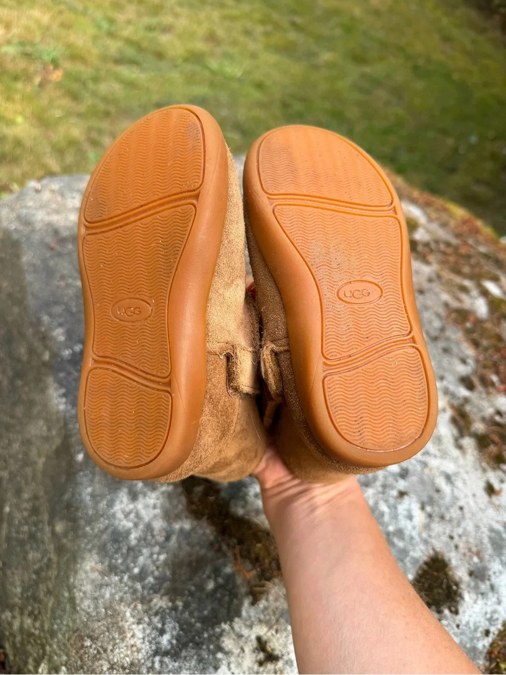 Toddler Keelan Uggs! in Chestnut  Size 8